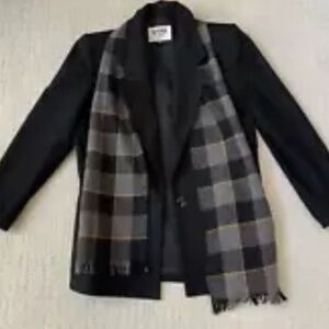 Kasper Wool suit with Black Jacket Skirt and Scarf Women’s Size 8 Petite